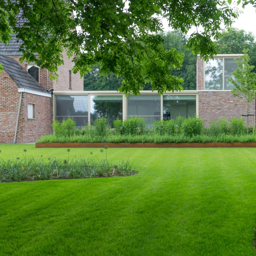 Een mooi groen gazon, het hele jaar rond Thumb